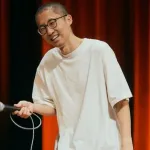 Di balik tawa yang dibatasi