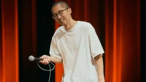 Di balik tawa yang dibatasi